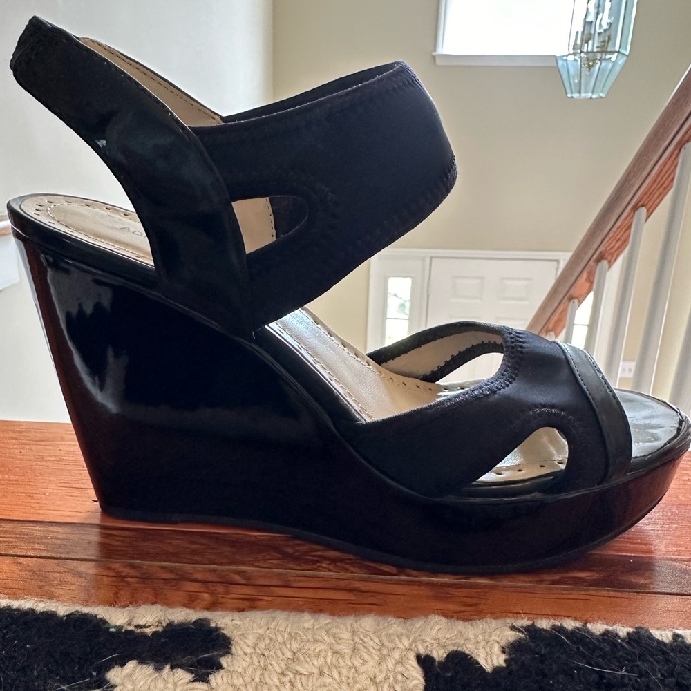 Adrienne Vittadini Mixed Media Black Wedge, Size 8M
